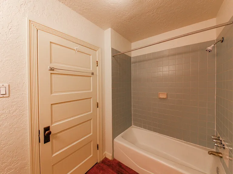 Renovated Apartments in the Historic Broadway Market Building — Photo 57