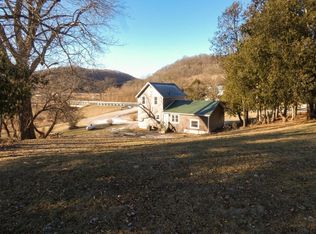 48677 State Highway 60, Wauzeka, WI 53826