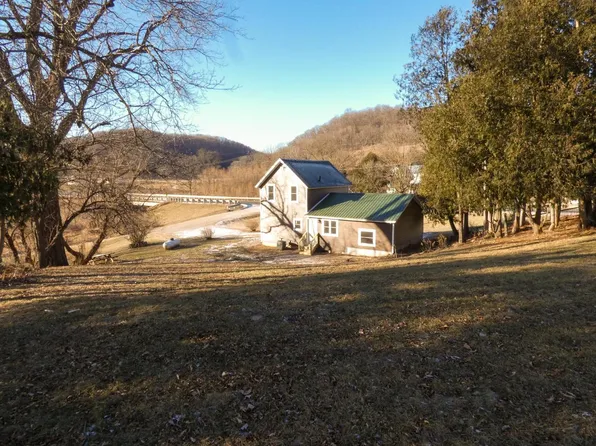 48677 Highway 60, Wauzeka, WI 53826