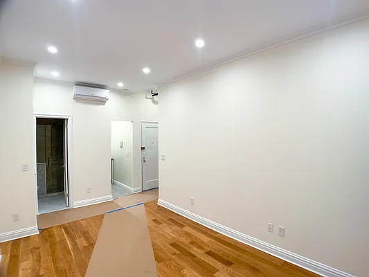 Rented by Francine Realty | media 14