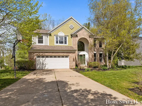 4505 Woodcreek Dr SE, Kentwood, MI 49546