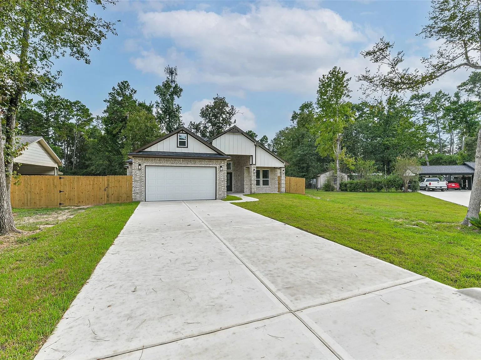 4 bed, 2.5 bath, 2110 sqft, $2,500 — Photo 3