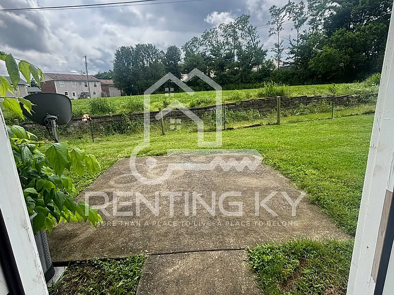 215 Peachtree Rd — Photo 16