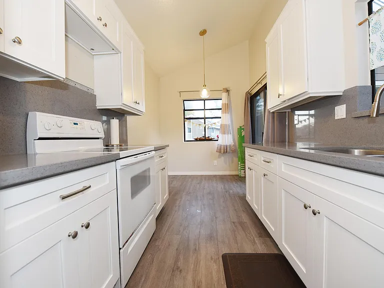 155 Pineview — Photo 4