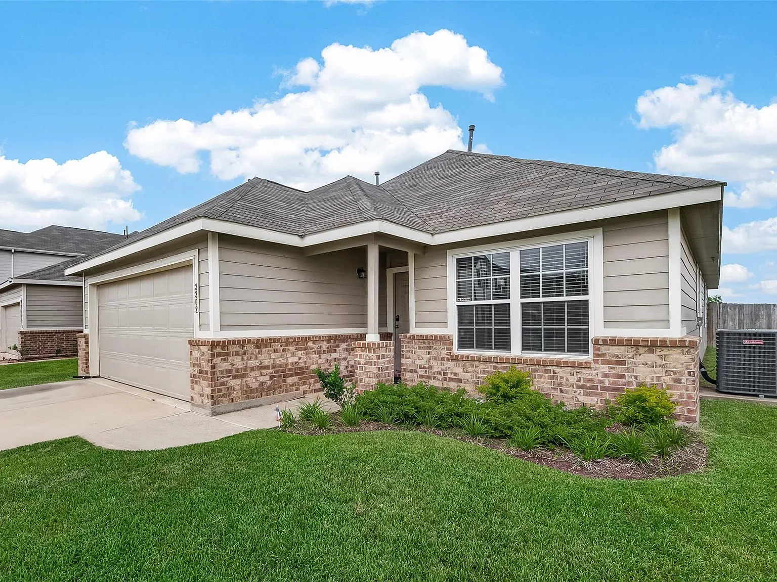 3 bed, 2.0 bath, 1485 sqft, $2,100 — Photo 2