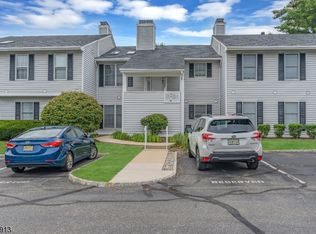 170 Milkweed Ct #170, Three Bridges, NJ 08887