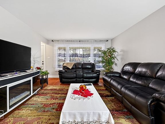 3rd image of 9405 S 69th Ct