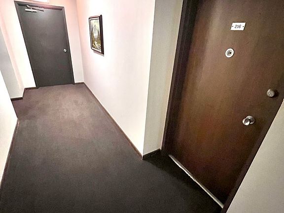 3rd image of 931 W Arquilla Dr APT 216