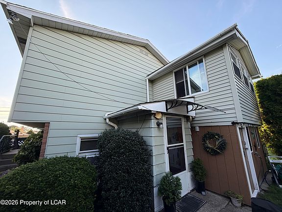 4th image of 853 Hanover Ct