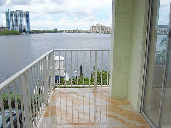 5th image of 16558 NE 26th Ave APT 3G