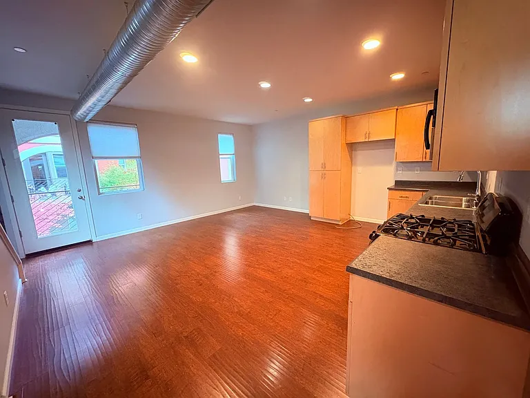 785 Carbon Ct — Photo 6