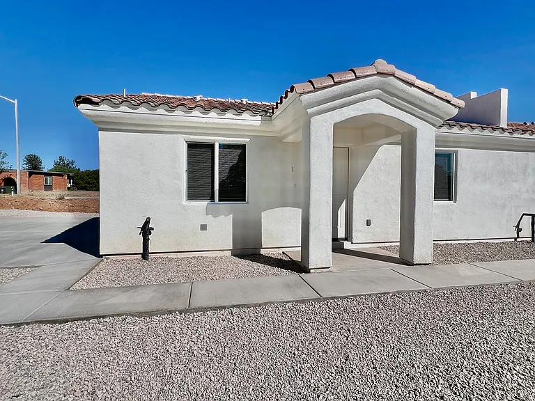 418 Flor Ct #1 — Photo 10