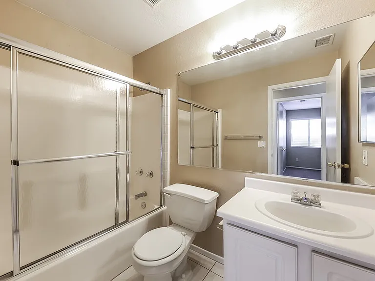 4101 W Wethersfield Rd — Photo 15