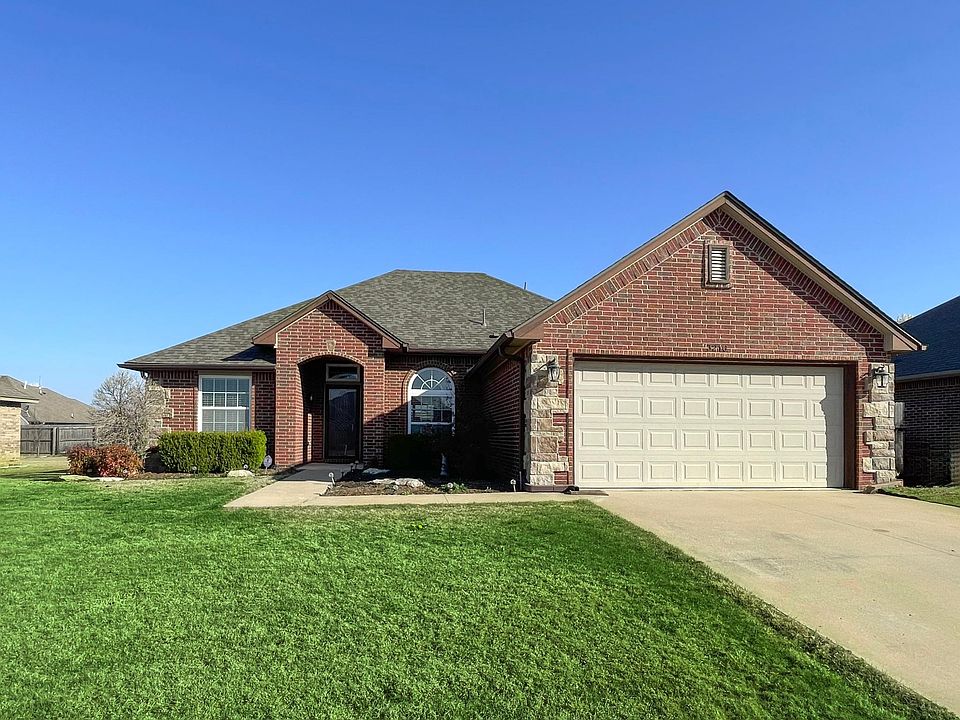 1st image of 3216 E Fairmont Pl