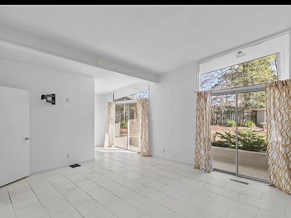 5th image of 104 Rosetta Cir