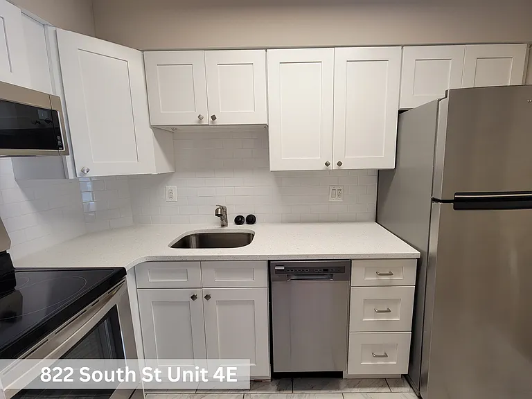 Queen Village Boutique — Photo 1