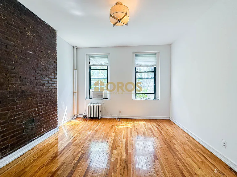 324 E 13th St #15 — Photo 1