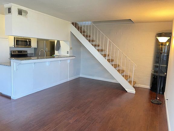 2nd image of 812 Blossom Hill Rd APT 2