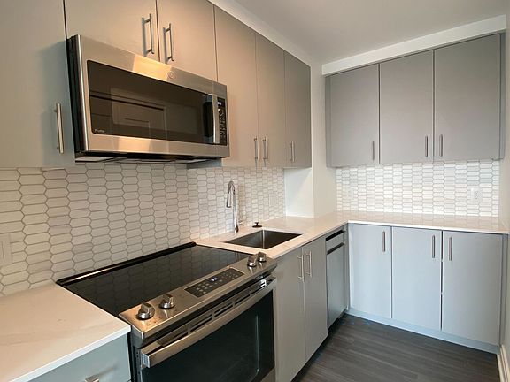 5th image of 2333 N Lincoln Park W #714