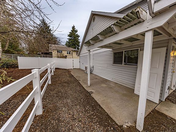 3rd image of 4100 NE 50th Ave