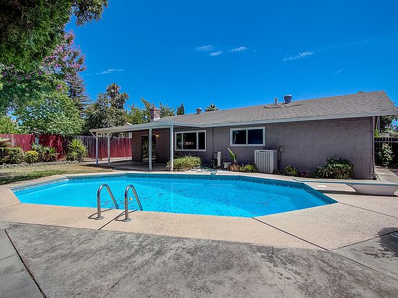 5th image of 5825 Revelstok Dr