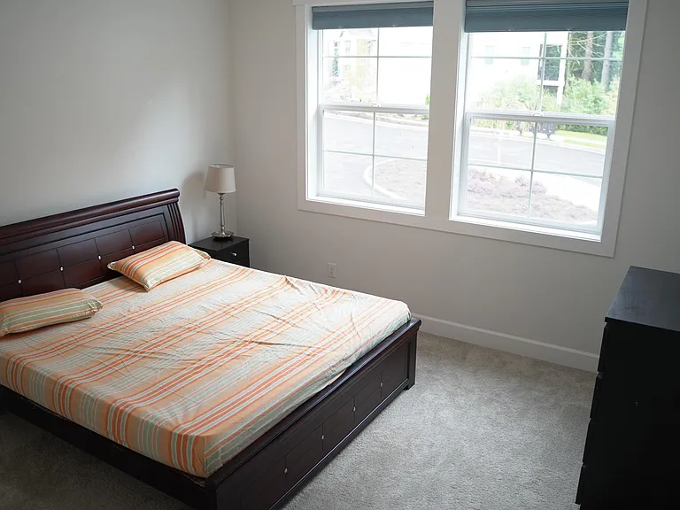 22300 SE 43rd Pl — Photo 23