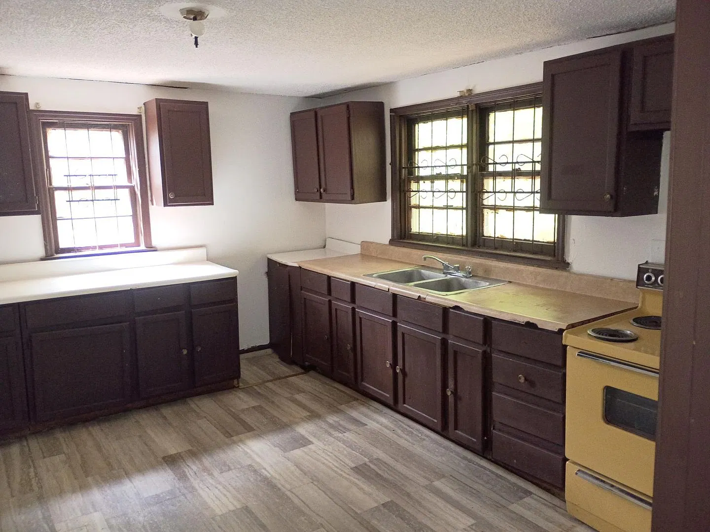 Wells Ave, 304 — Photo 2