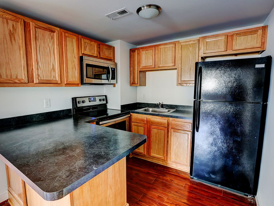 1st image of 33 Carver St #33C