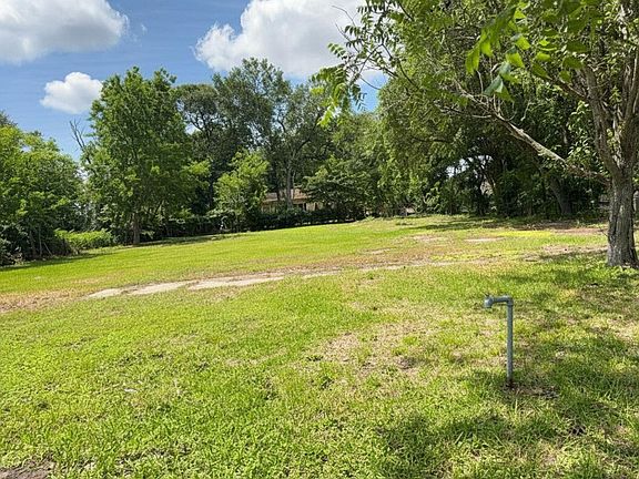 2nd image of 1819 Neuman St Lot 9