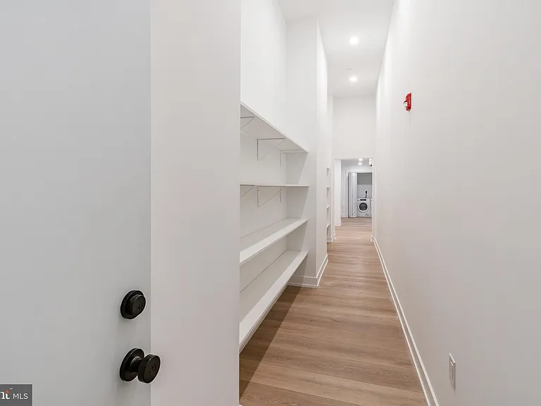 2002 Frankford Ave #101 — Photo 6
