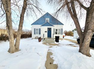 416 10th Ave W, Williston, ND 58801