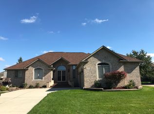 46232 Hampton Dr, Shelby Township, MI