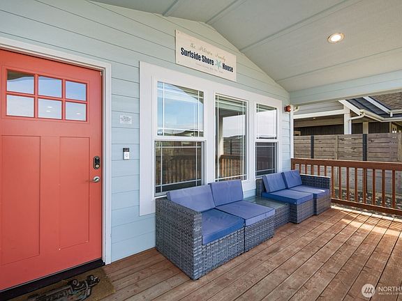 4th image of 987 Alida Court SE