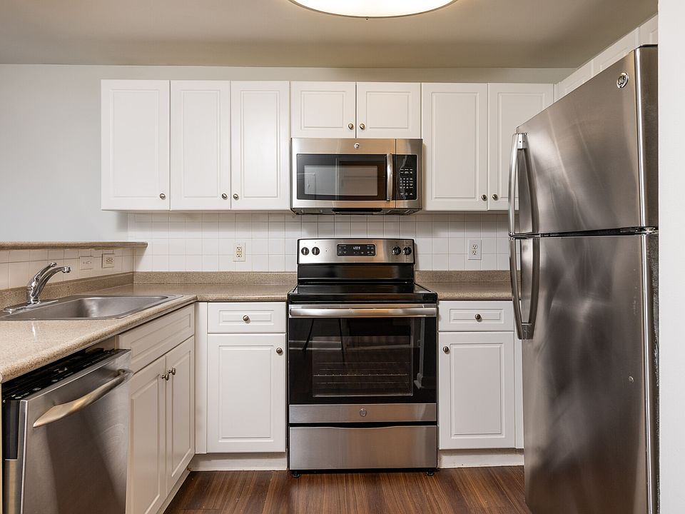 2nd image of 31 Farrington St #6
