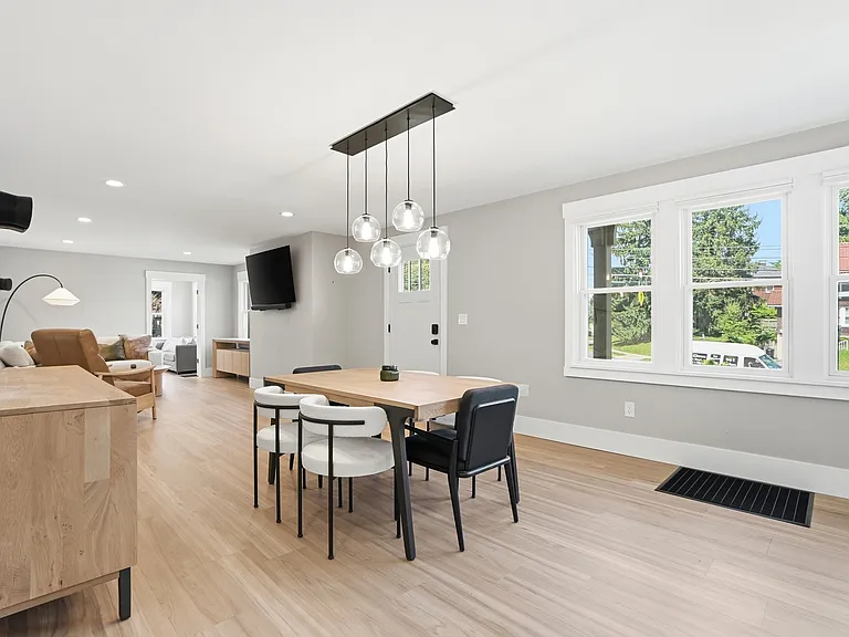 3601 Erie Ave #1 — Photo 8