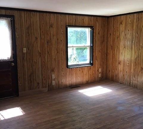 3rd image of 5833 141st Ave