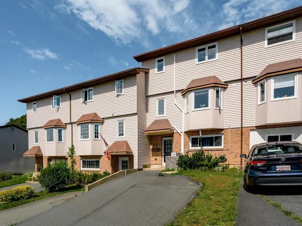 44 Collins Grv, Dartmouth, NS B2W 4E6