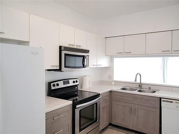 5th image of 4963 SW 31st Ter #4963