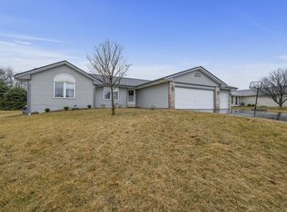 12862 Springhill Dr, Winnebago, IL 61088