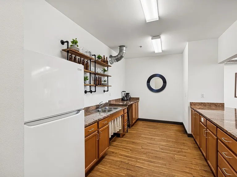 Blue Ribbon Lofts — Photo 14