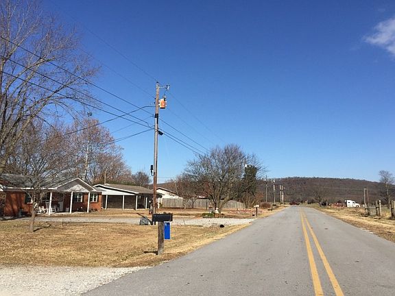 5th image of 1925 Riverview Dr