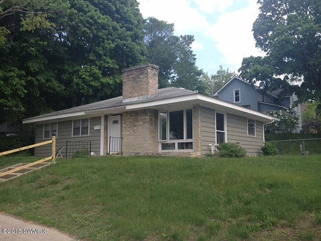 1st image of 434 E Cass St
