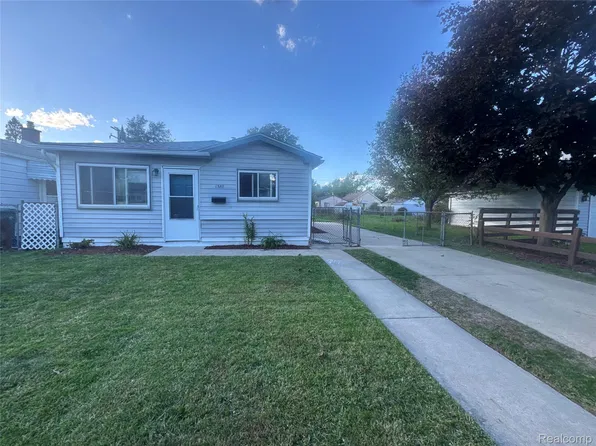 1380 Empire Ave, Lincoln Park, MI 48146
