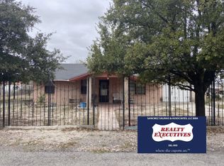 354 Cedro St, Del Rio, TX 78840