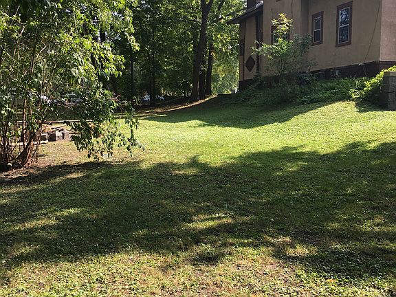 4th image of 1227 6th Ave S