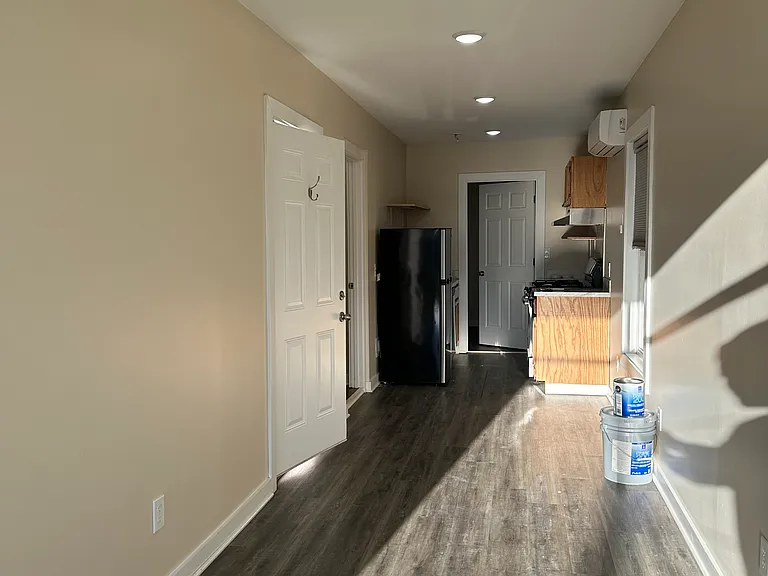 537 W 5th St #202 — Photo 5