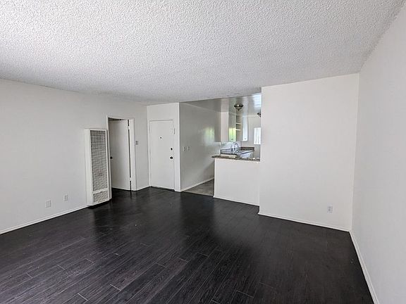 4th image of 753 N Hudson Ave APT 7