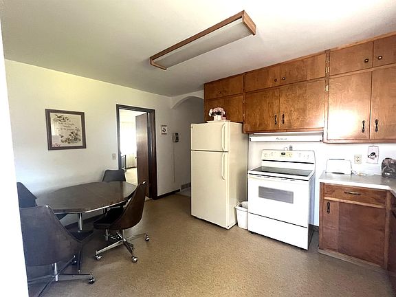 3rd image of 505 17th St NW