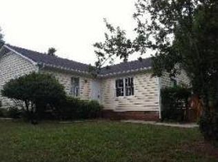 11609 Mirror Lake Dr, Charlotte, NC 28226