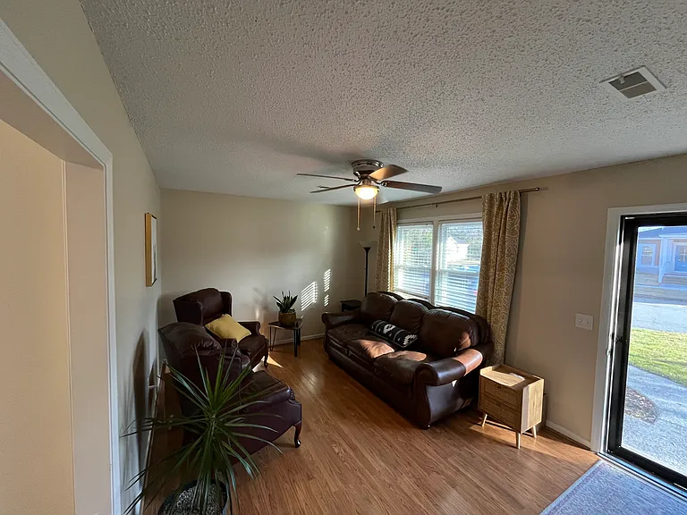 723 Poplar St — Photo 39